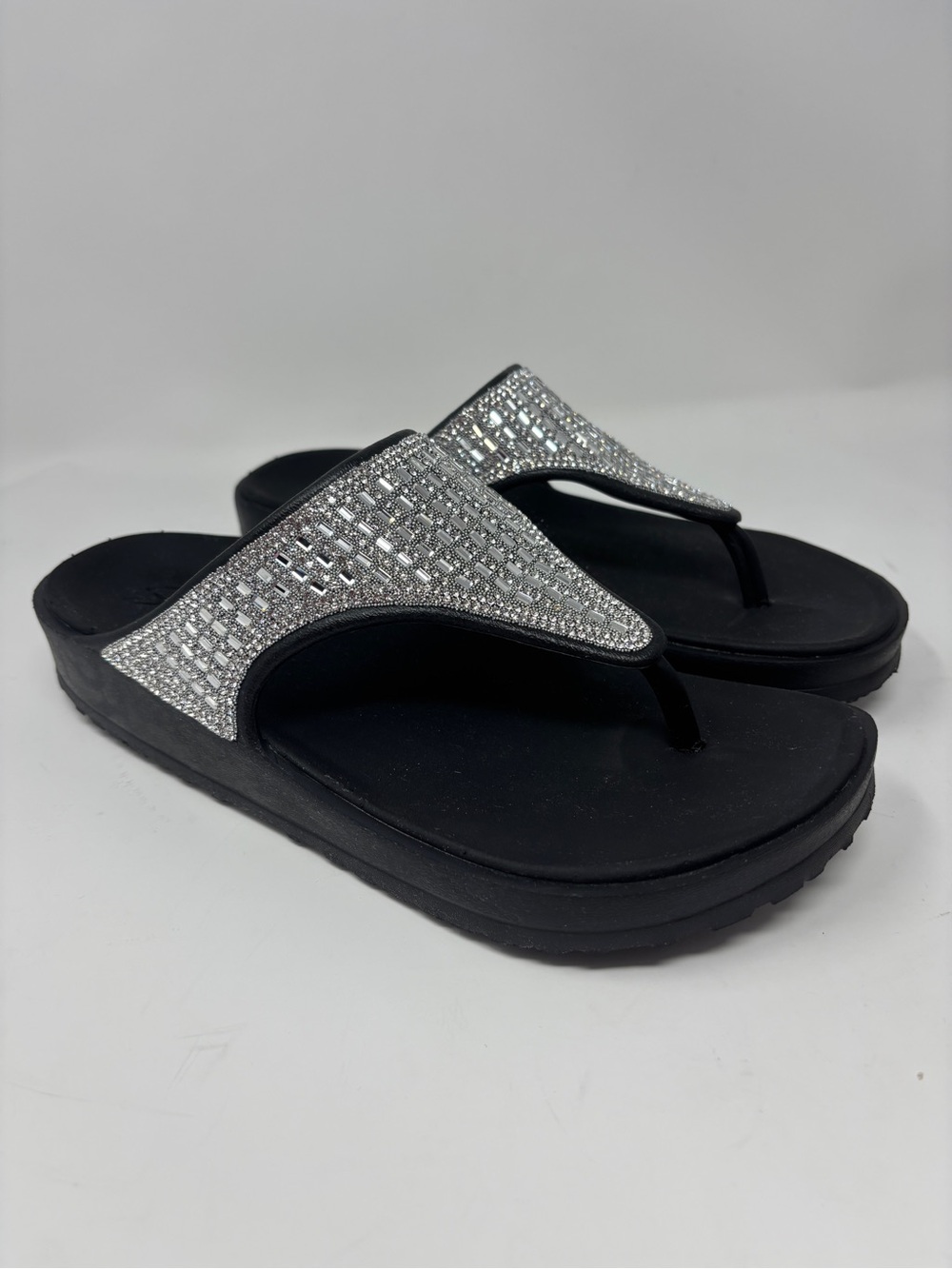 Skechers Women's Cali Breeze 2.0 Flashy Silver Rhinestone Flip Flops Size 7